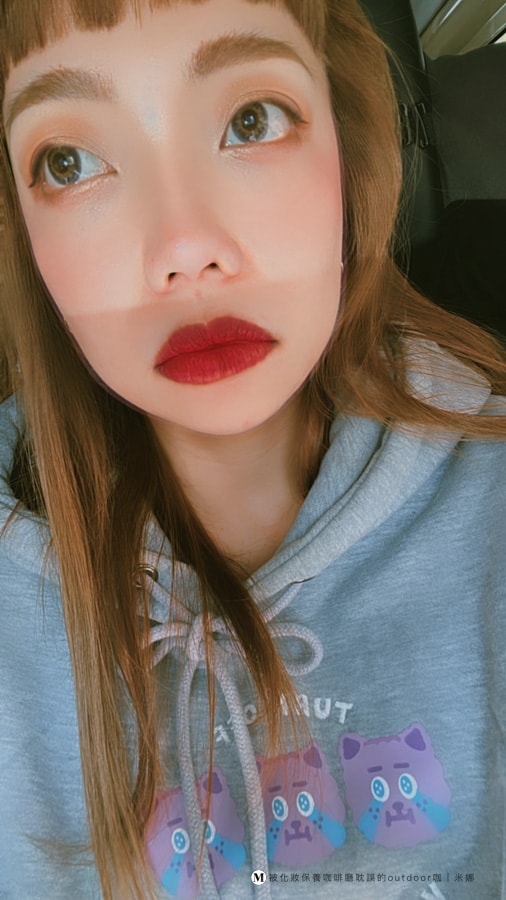 霧唇完畢後，回家車上的自拍