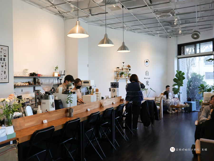 林口咖啡廳推薦｜不限時又好停車的白光咖啡，林口人工作讀書首選