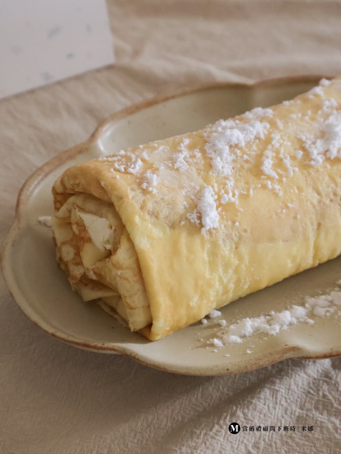 katachi 日式千層捲附贈糖粉，撒上感覺更好吃了！