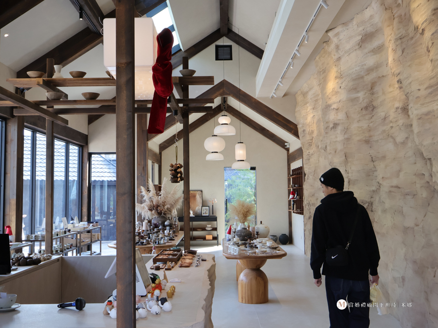 水里蛇窯陶器販售區，韓系風格佈置