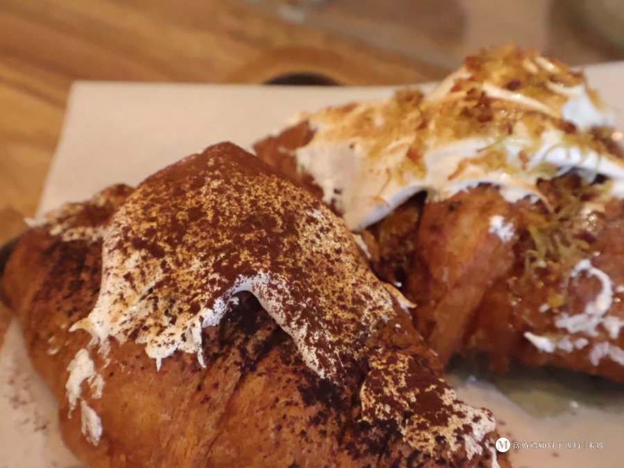 土城咖啡廳推薦|US Coffee 為什麼在地人一直回訪?在地人私藏咖啡廳 - 第4張圖 土城咖啡廳 US Coffee 咖啡近拍,適合久坐搭配的咖啡選擇-小可頌