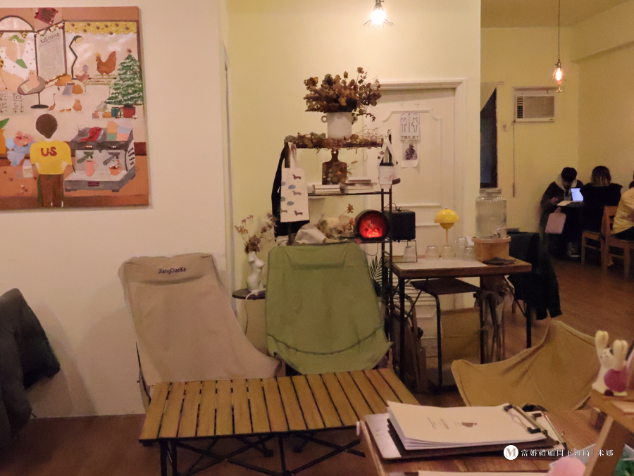土城咖啡廳推薦|US Coffee 為什麼在地人一直回訪?在地人私藏咖啡廳 - 第8張圖 土城不限時咖啡廳 US Coffee 座位空間,適合久坐工作聊天