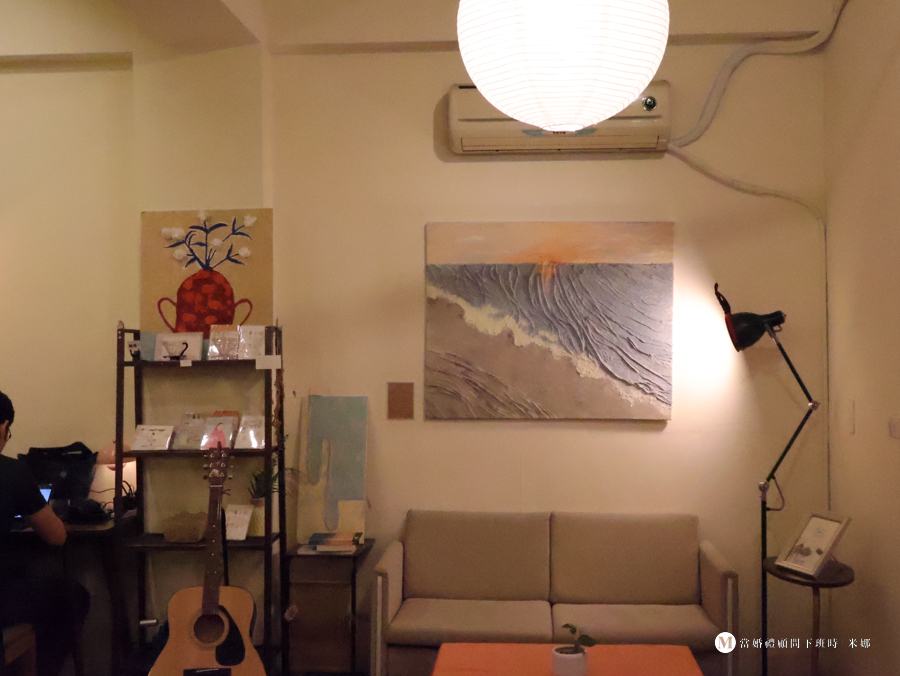 土城咖啡廳推薦|US Coffee 為什麼在地人一直回訪?在地人私藏咖啡廳 - 第25張圖 US Coffee 咖啡廳室內座位,筆電族友善的不限時空間