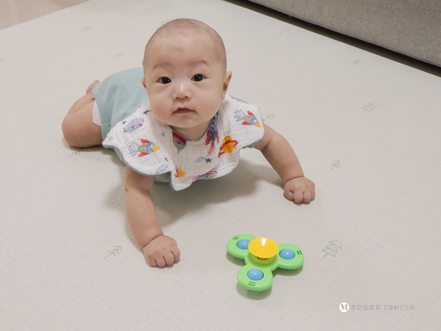 貓咪會抓寶寶地墊嗎？Kormat 韓國雙面 1.2cm 爬行地墊 開箱，實測兩個月貓咪完全沒抓